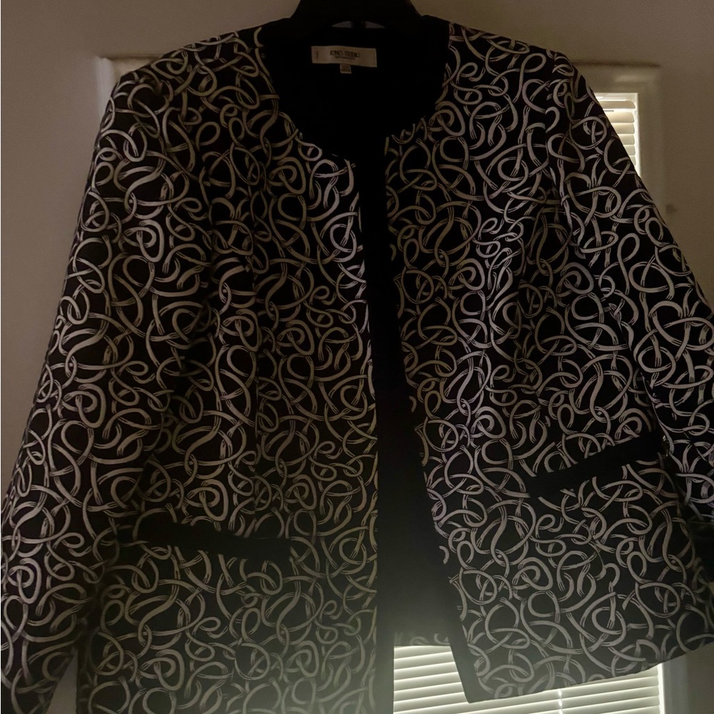 Jones Studio Black and White Patterned Blazer